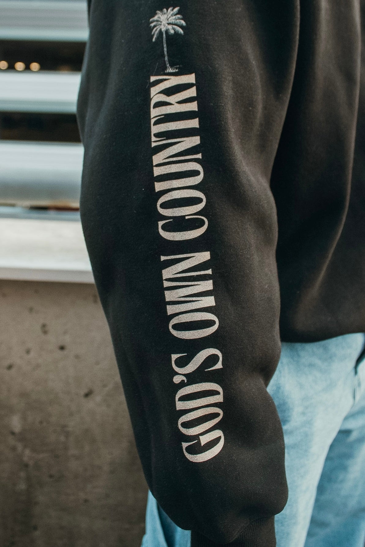 NASRANI Black Fleeced Boxy Hoodie